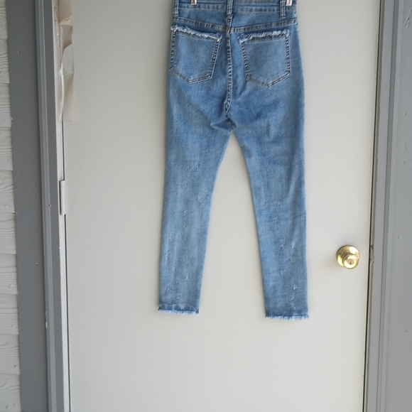 POL - Picture 2 of 7